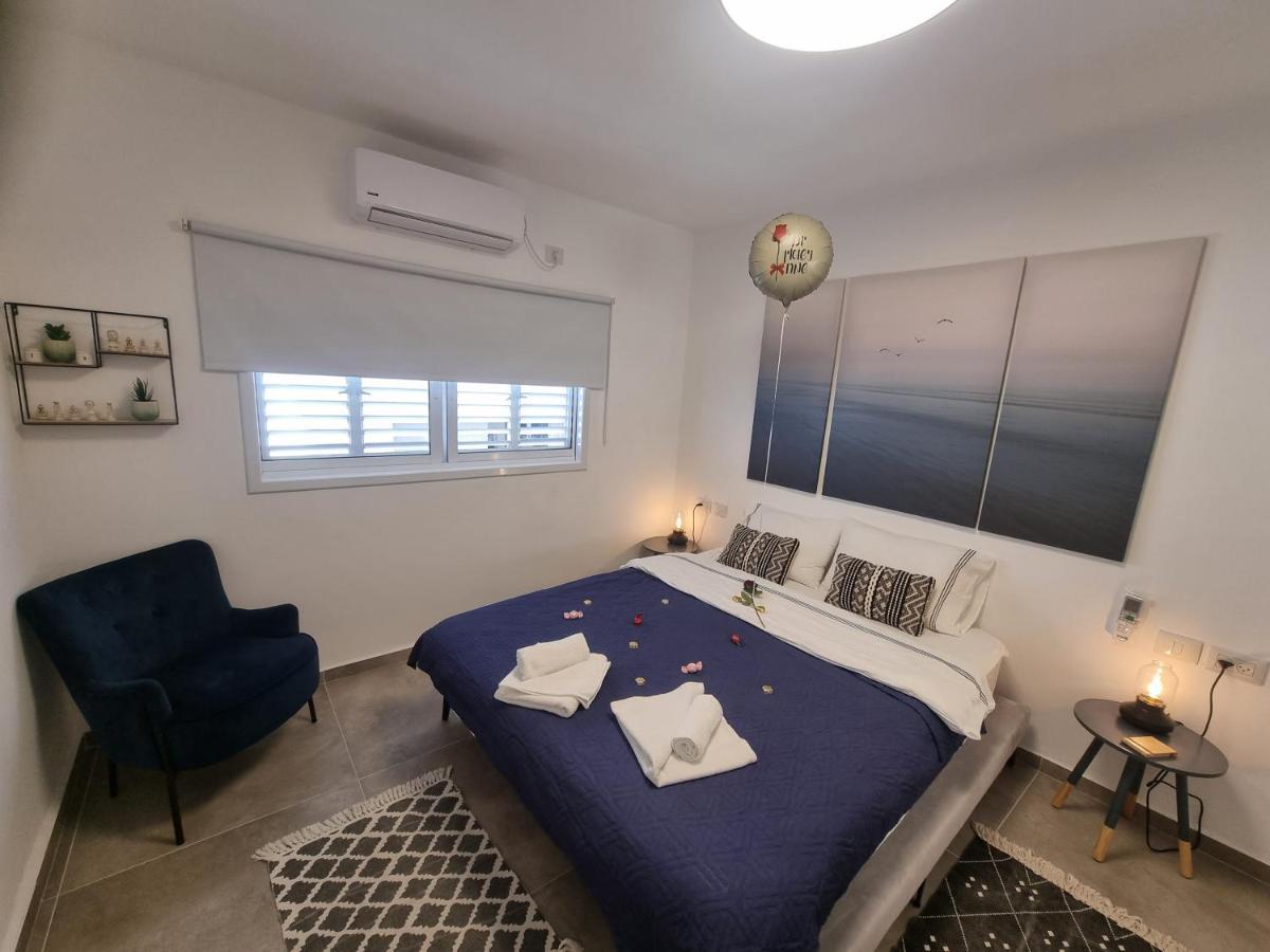 Beautiful 2-Bedroom Sea-View Apartment Netánja Kültér fotó