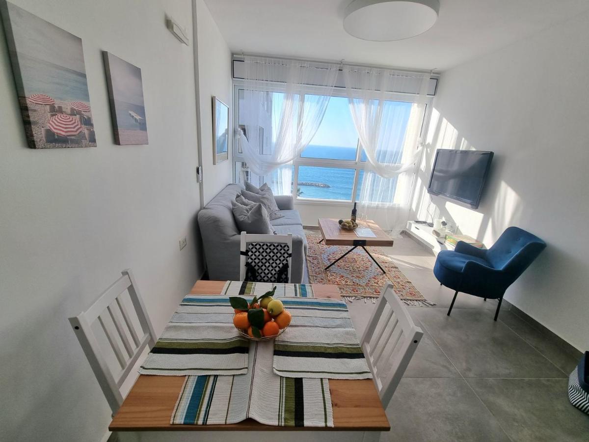 Beautiful 2-Bedroom Sea-View Apartment Netánja Kültér fotó