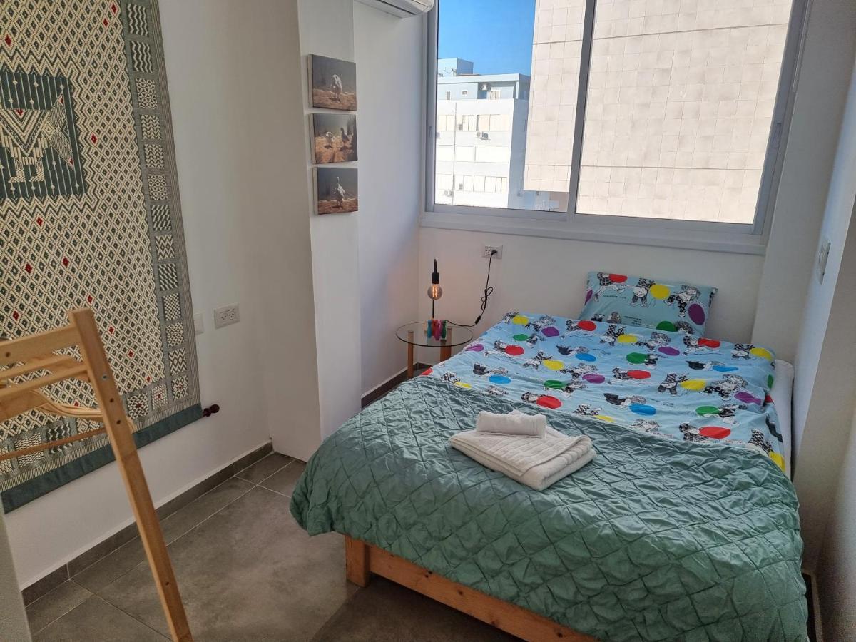 Beautiful 2-Bedroom Sea-View Apartment Netánja Kültér fotó