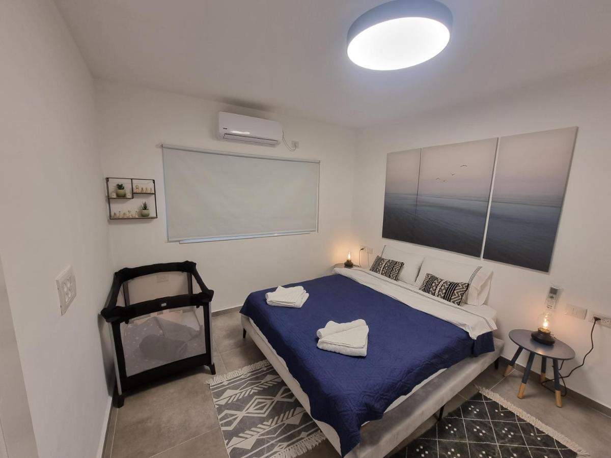 Beautiful 2-Bedroom Sea-View Apartment Netánja Kültér fotó